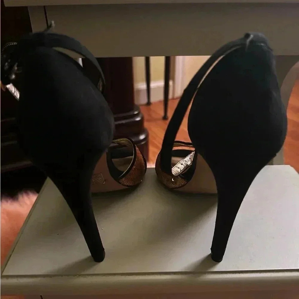Lulu Townsend Heels - Picture 3 of 4